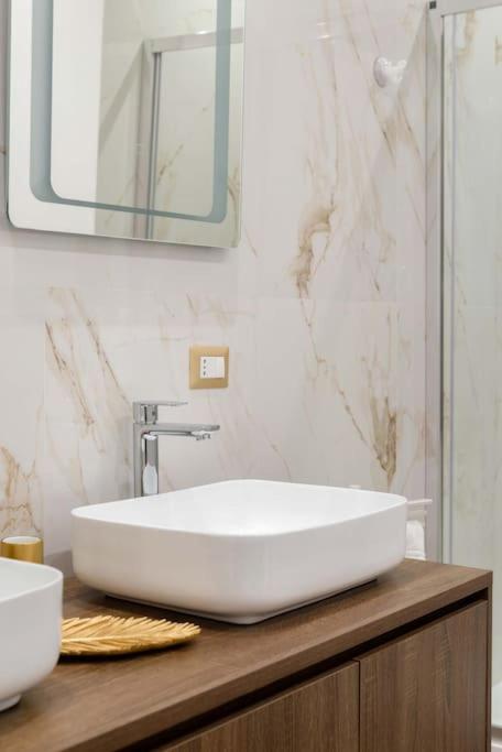 Colosseum 10Steps Away, Marco Aurelio Luxury House Roma Esterno foto